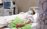 Người đàn ông 39 tuổi suy thận cấp: Bác sĩ cảnh báo 4 thói quen buổi tối nhiều người mắc phải