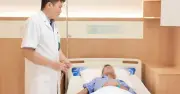 Người đàn ông suýt mất mạng vì bỏ điều trị ung thư để uống thuốc nam