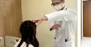 Người phụ nữ suýt bị nhầm đột quỵ vì viêm màng não do giun từ rau sống