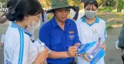 Người thầy 10 năm tiếp sức mùa thi với tình yêu thương học trò