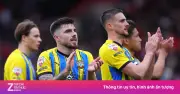 Nguy cơ hoãn trận play-off thăng hạng Premier League vì bê bối quay lén