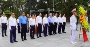 Nguyên lãnh đạo Đảng, Nhà nước dâng hương tưởng niệm anh hùng liệt sĩ tại Quảng Trị