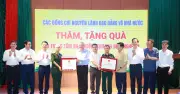 Nguyên lãnh đạo Đảng, Nhà nước dâng hương tưởng niệm Chủ tịch Hồ Chí Minh