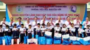 Nguyên Phó Thủ tướng Nguyễn Hòa Bình và Trần Hồng Hà về nguồn tại Quảng Ngãi