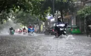 Ngày 29/5, nhiều khu vực trên cả nước có mưa rào và dông, đề phòng lốc sét