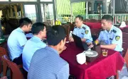 Nhà hàng ở Hà Tĩnh bị phạt vì thay tôm sú bằng tôm thẻ phục vụ khách