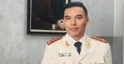 Nhà văn Dương Bình Nguyên thăng quân hàm Đại tá ở tuổi 47