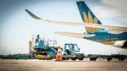 Nhân viên sân bay đổ mồ hôi dưới chảo lửa Nội Bài lên tới hơn 78 độ C
