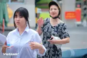 Những khoảnh khắc nghẹn ngào vượt vũ môn kỳ thi vào lớp 10 ở Thủ đô