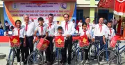 Những món quà ý nghĩa của Đoàn nguyên lãnh đạo Chính phủ