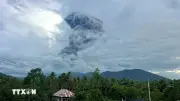 Núi lửa phun trào tại Indonesia, ít nhất 3 người leo núi thiệt mạng