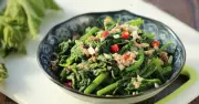 Nắng nóng đỉnh điểm, mẹ tôi luân phiên nấu 4 món rau tươi mát, ai ăn cũng khen ngon, hoàn hảo lại xua nóng bức