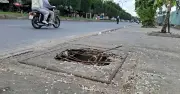 Nắp hố ga vỡ tạo bẫy nguy hiểm ở Bình Hưng Hòa