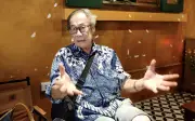 NSƯT Tất Bình: Vợ tôi lắp điện thoại, tôi không thích đâu nhưng tôn trọng miễn sao cô ấy vui