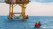 Đoàn công tác số 10 thăm hỏi, động viên chiến sĩ nhà giàn DK1