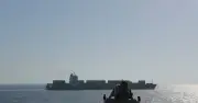 Pakistan tiếp nhận thủy thủ Iran bị Mỹ bắt; UAE tố Tehran tấn công tàu chở dầu