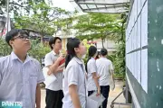 Phụ huynh hồi hộp hơn thí sinh trong kỳ thi tranh suất vào lớp 10 công lập Hà Nội