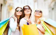 Phụ nữ trung niên thích khoe 3 điều này dễ lộ sự bất an