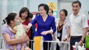 Phó Thủ tướng thăm, tặng quà 260 bệnh nhi ung thư và bệnh hiểm nghèo tại TP.HCM