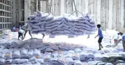 Philippines tăng tốc nhập gạo Việt: 23 tàu nối đuôi trong 10 ngày