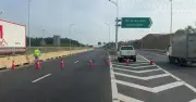 Phân luồng giao thông trên cao tốc Vũng Áng - Bùng để lắp hệ thống giám sát