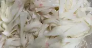 Phường Thuận Hóa kiểm tra cơ sở bán mì Quảng sau phản ánh màu lạ