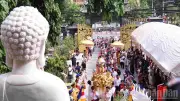 Phật tử Việt tại Lào đón Phật đản, cầu quốc thái dân an