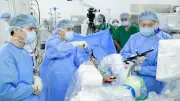 Phẫu thuật robot điều trị trượt đốt sống thành công cho bệnh nhân 51 tuổi