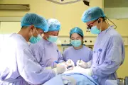 Phẫu thuật thành công ung thư lưỡi bằng vi phẫu phức tạp