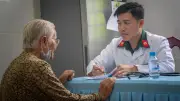Quân khu 9 khám bệnh, tặng quà và khởi công đường bê tông tại Mỹ Đức