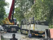 Quảng Ngãi: Lật xe tải ở chân đèo Violak khiến 3 người thương vong