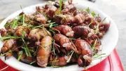 Quảng Trị: Liên tiếp ca nhập viện do ngộ độc sau khi ăn ve sầu chiên