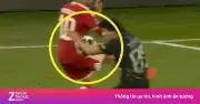 Roy Keane chỉ trích trọng tài sau tranh cãi ở bán kết Champions League