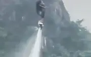 Sự cố flyboard tại Ninh Bình: Nguyên nhân do rác hút vào động cơ