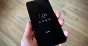 Sự thật về tính năng Always On Display: Tiện lợi hay 'kẻ ngốn pin' thầm lặng?