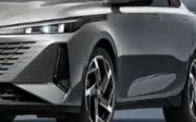 Sedan hybrid hạng C giá 348 triệu: Sang trọng, tiết kiệm xăng hơn Mazda3, Civic