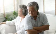 Sống gần hết đời vẫn ly hôn: Chồng 93 tuổi nói thẳng lý do gây sốc