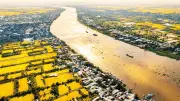 Sông Hậu: Vẻ đẹp óng ả từ ban ngày đến đêm trăng