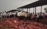 Sập tường đền ở Ấn Độ, 6 người thiệt mạng
