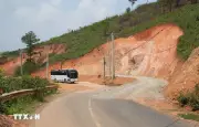 Sạt lở nguy hiểm kéo dài trên tuyến đường Đà Lạt đi Nha Trang