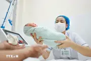 Từ 1/1/2027, phụ nữ sinh 2 con trước 35 tuổi được hỗ trợ tối thiểu 2 triệu đồng