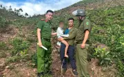 Từ dấu vết nghi vấn tìm thấy bé gái 10 tuổi bị lạc trong rừng