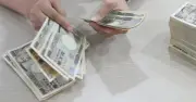 Tỷ giá USD hôm nay 4.5: Ngân hàng Nhà nước giảm nhẹ, yen Nhật tăng mạnh