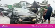 Ôtô lao lên vỉa hè, tông cửa hàng tạp hóa rồi bốc cháy ở Nghệ An