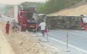 Tai nạn giao thông nghiêm trọng trên cao tốc Cam Lộ - La Sơn, 2 người tử vong