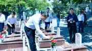 Thủ tướng Lê Minh Hưng dâng hương tưởng niệm các anh hùng liệt sĩ tại Quảng Trị