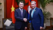 Thủ tướng Lê Minh Hưng gặp Thủ tướng Campuchia Hun Manet