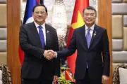 Thủ tướng Lê Minh Hưng và Thủ tướng Lào Sonexay Siphandone hội đàm bên lề ASEAN