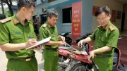 Thanh Hóa: Bắt 13 thanh thiếu niên mang hung khí, lạng lách trên đường