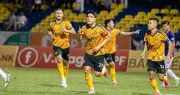 Thanh Hóa hạ Hà Nội FC 1-0 dù thiếu người, chiến thắng ấn tượng vòng 22 V-League